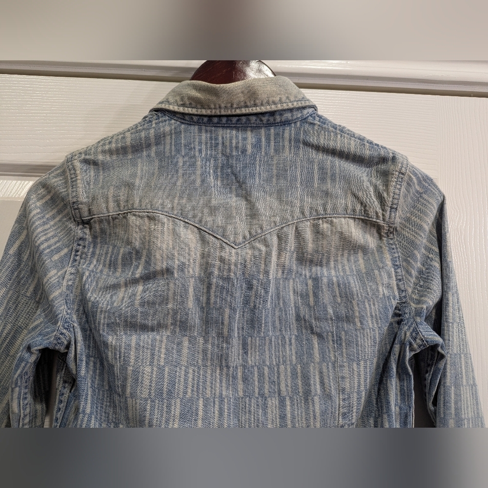 Levi's Western Denim Pearl Snap Long Sleeve Shirt, Size Small - Picture 6 of 12